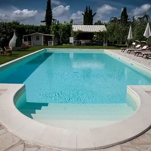 Apartment Cevoli Country, Lari