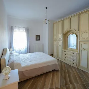 Casa vacanze La Vecchia Cantina Guzzardi, Lari